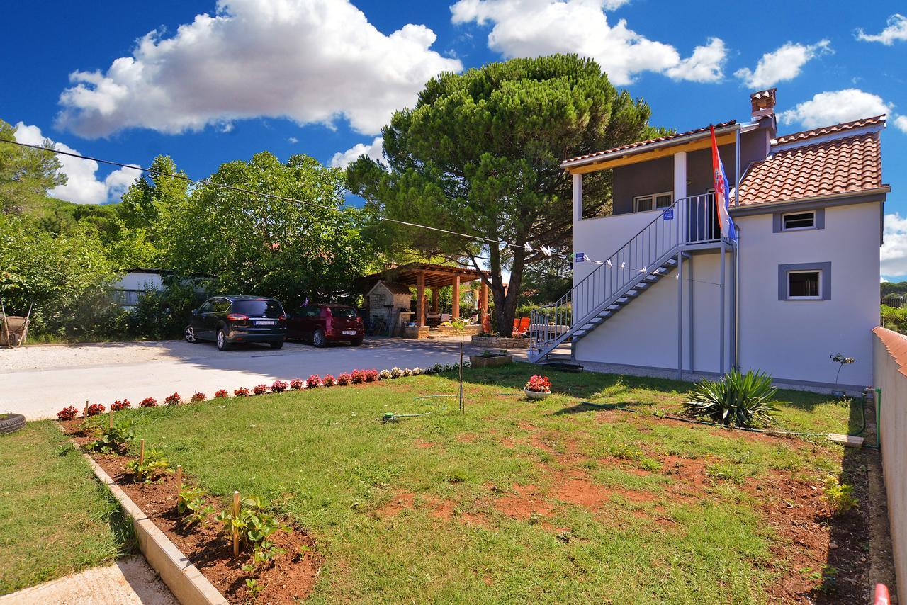 Apartments Josip 1713 Fažana Exterior foto